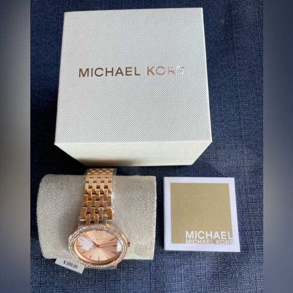 Michael Kors
Women's Darci Rose Gold-Tone Stainless Steel Bracelet Watch - Picture 5 of 5